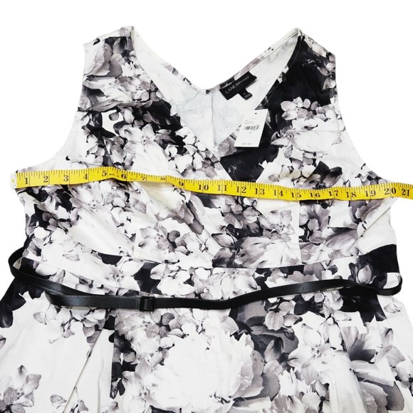 NWT Lane Bryant Black Gray White Floral Surplice Fit Flare Stretch w/ Belt 18 - Picture 9 of 10